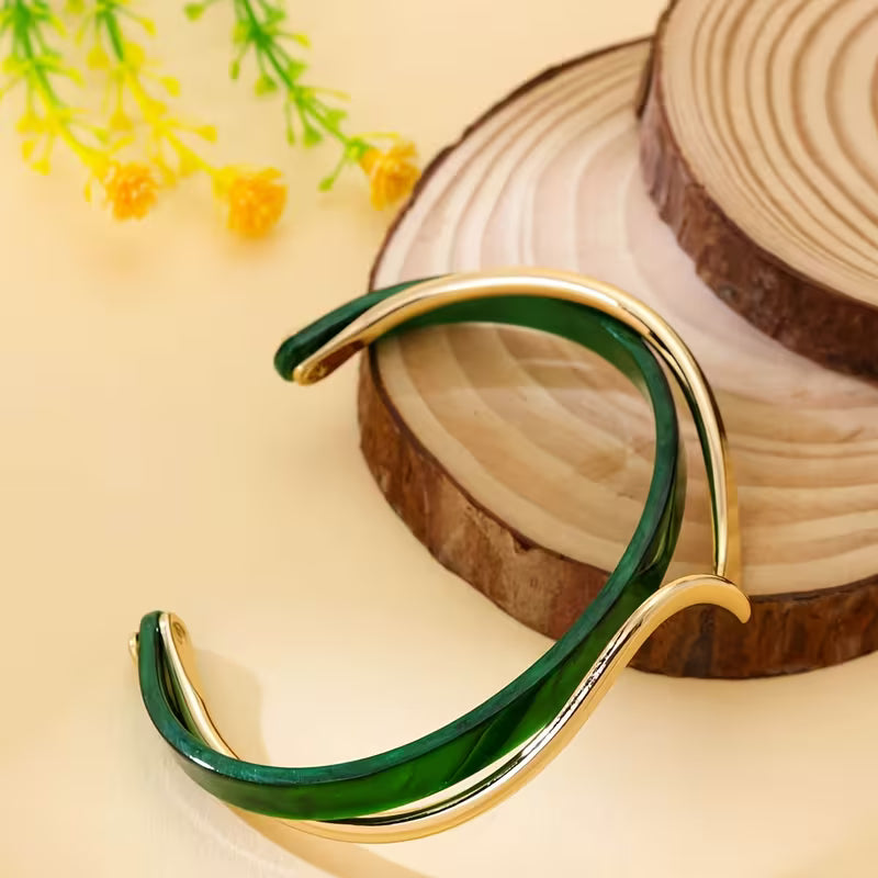 Emerald Serpentine Grace Cuff