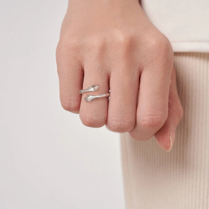 Hug Ring to Mom