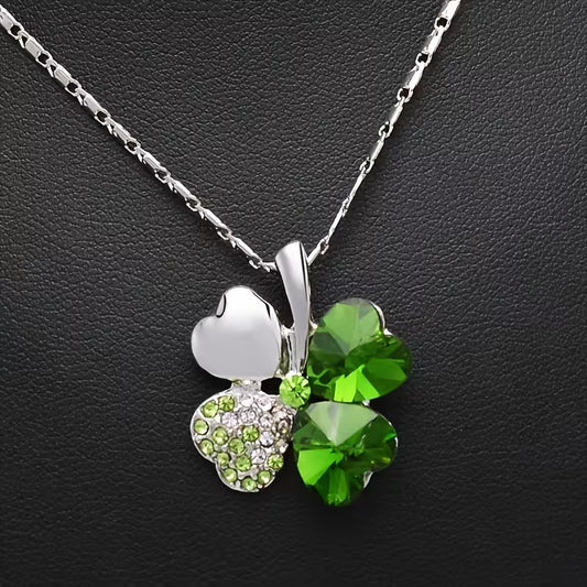 Eternal Clover Heirloom Pendant