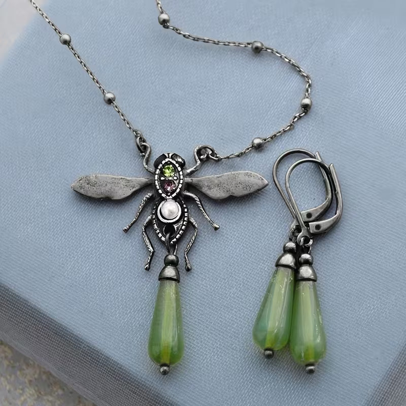 Verdant Meadow Bee Elegance Jewelry Set
