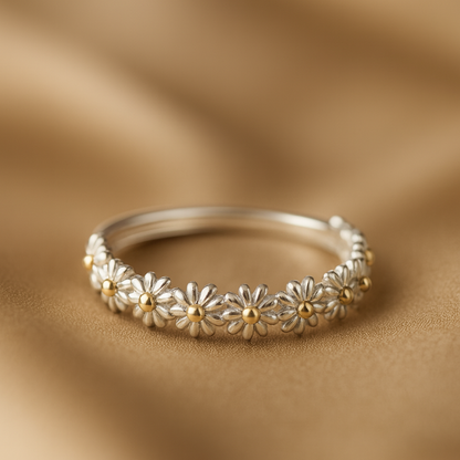 Nastavitelný prsten ze stříbra a ručně malované smaltované sedmikrásky