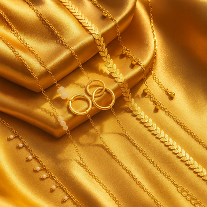 Sada boho náramků ve zlaté barvě