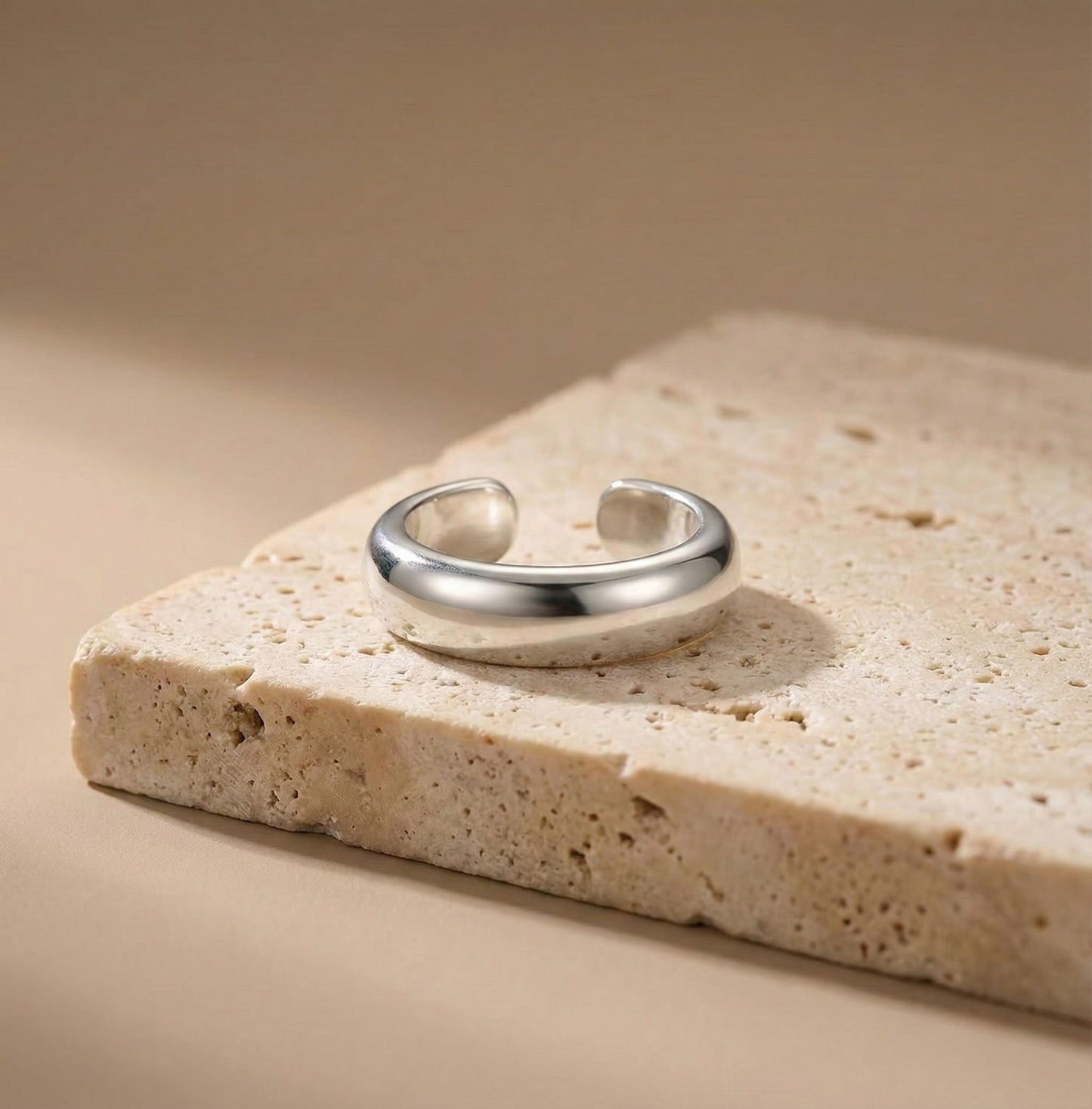 Classic Essence Polished Ear Cuff