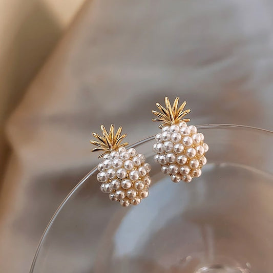 Gold cluster pearl stud earrings