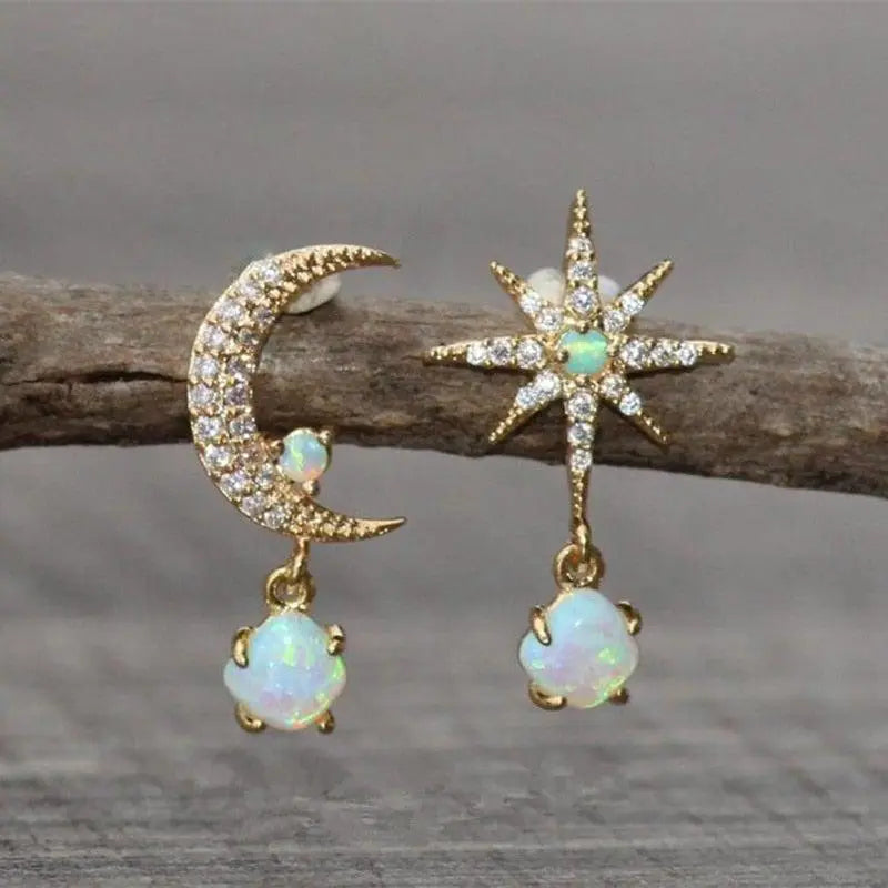 Offer: moon and star earrings made of gold and opal