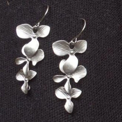 Silver Petals Necklace & Earrings