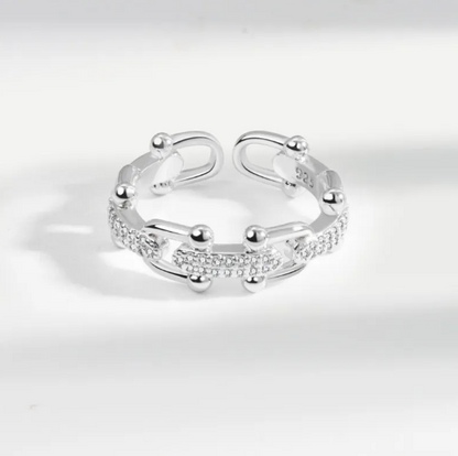 Horseshoe Chain Hollow Ring