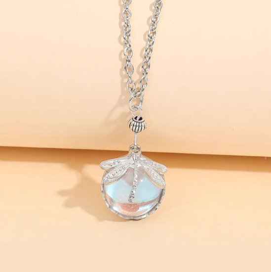 レトロトンボグリーンクリスタルネックレス