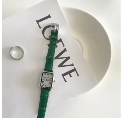 Vintage Leather Dial Timepiece with Retro Detailing