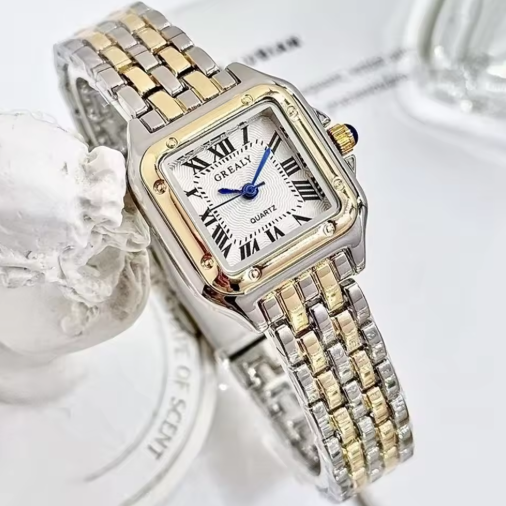 Luxurious Square Dial Leather Strap Quartz Timepiece