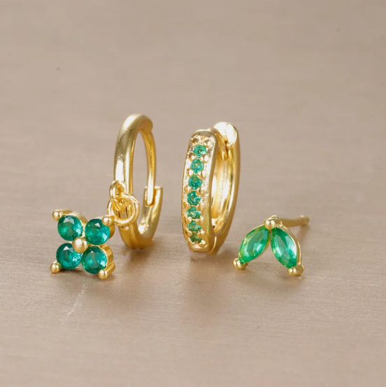 フラワーダイヤモンドスタッドピアスセット