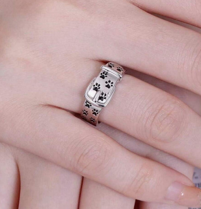 子犬の足跡カラ―リング