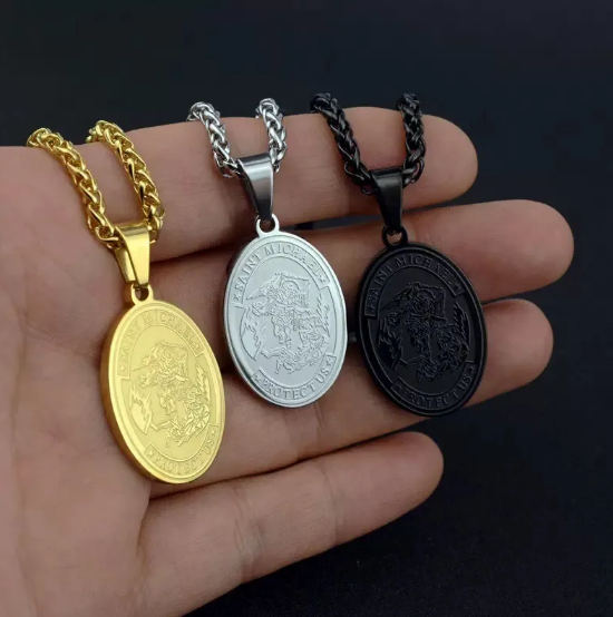 オーバルエンジェルポートレート ステンレススチールネックレス