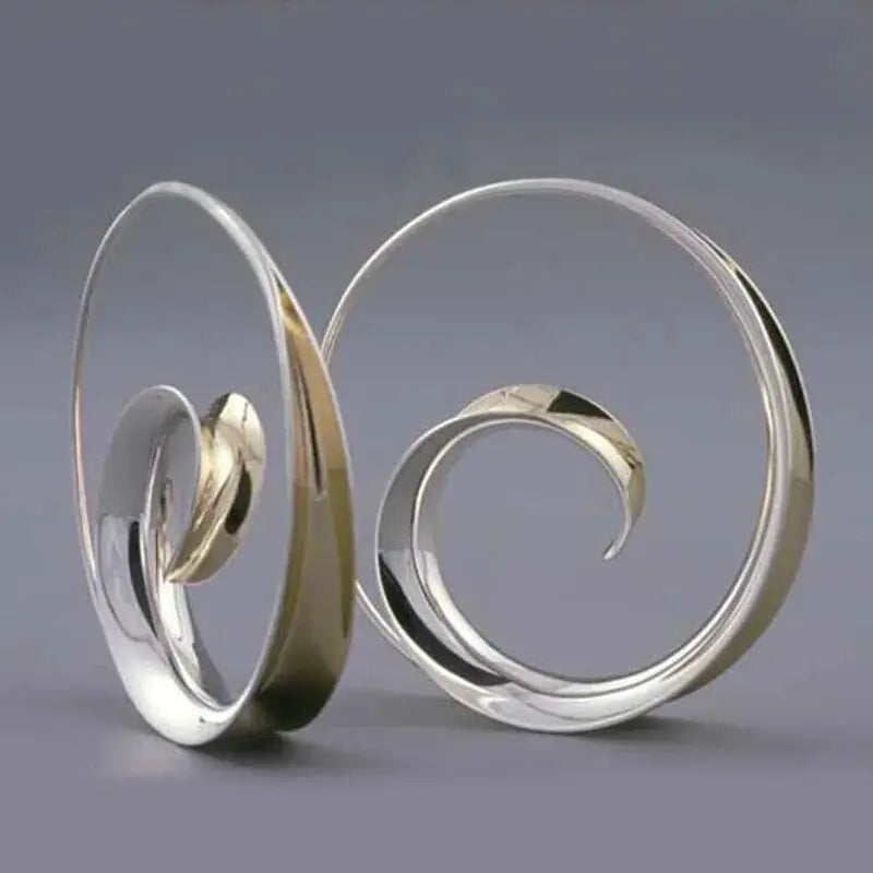 Vintage náušnice se spirálovými vlnami